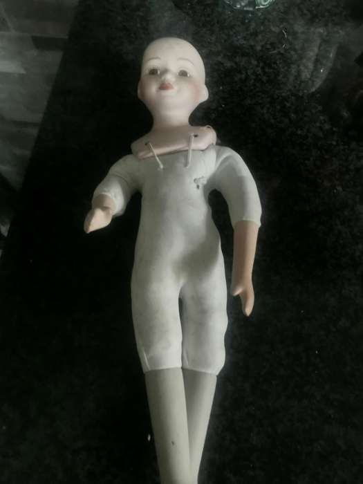COLLECTABLE PORCELAIN DOLL