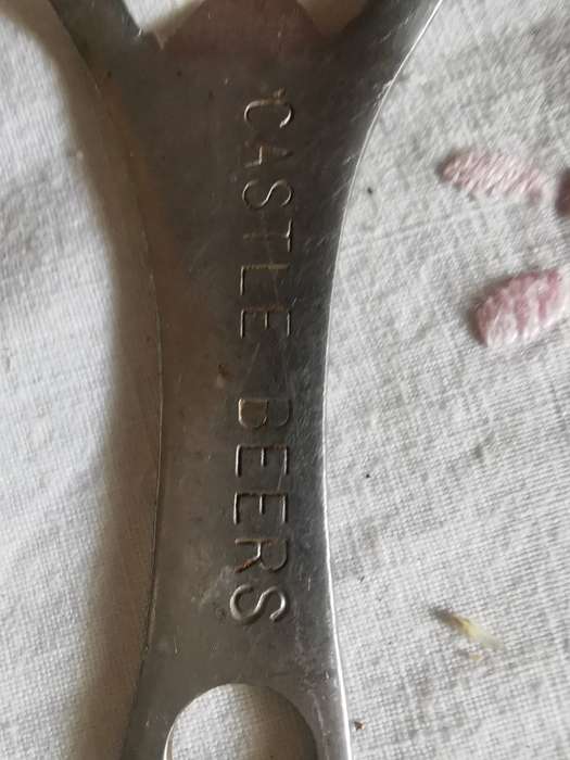 VINTAGE COLLEBLE CASTLE BEER OPENER