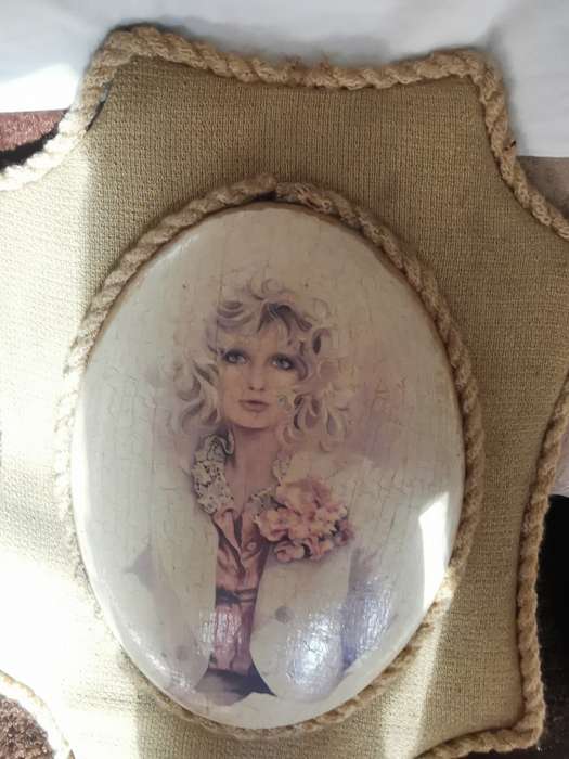 VINTAGE WALL HANGING