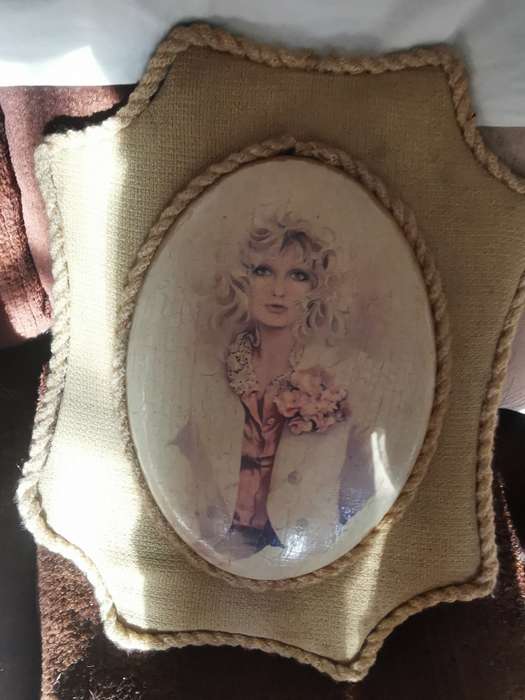 VINTAGE WALL HANGING