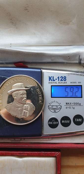 KMTD. GENERAL LOUIS BOTHA. BOER WAR MEDALION