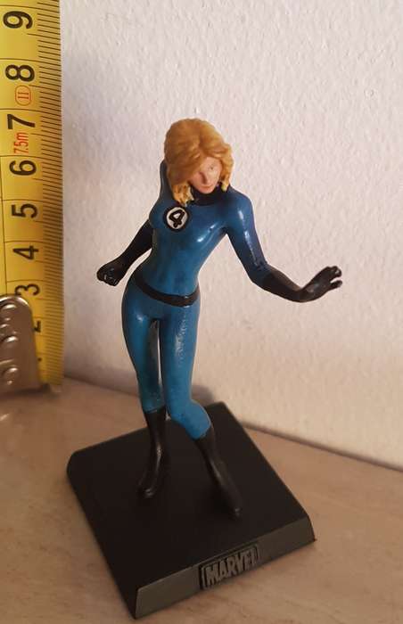 The Classic Marvel Figurine Collection: INVISIBLE WOMAN