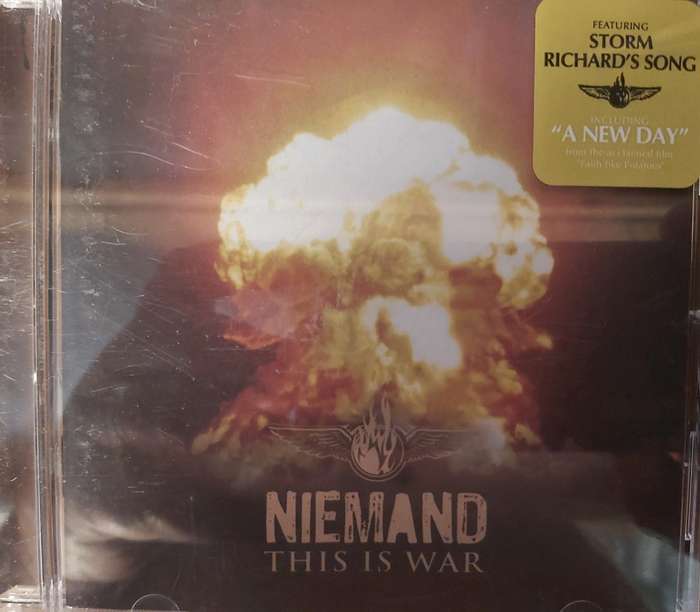 Niemand - This is War