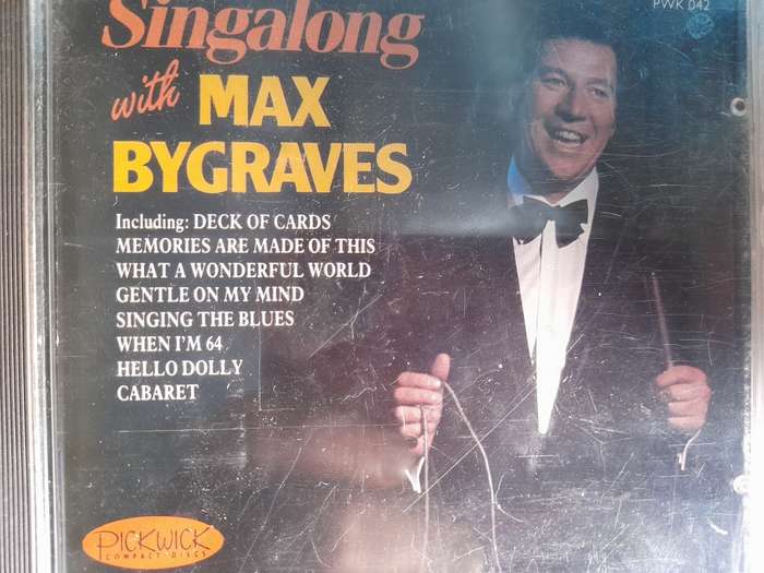Max Redgraves - Singalong with