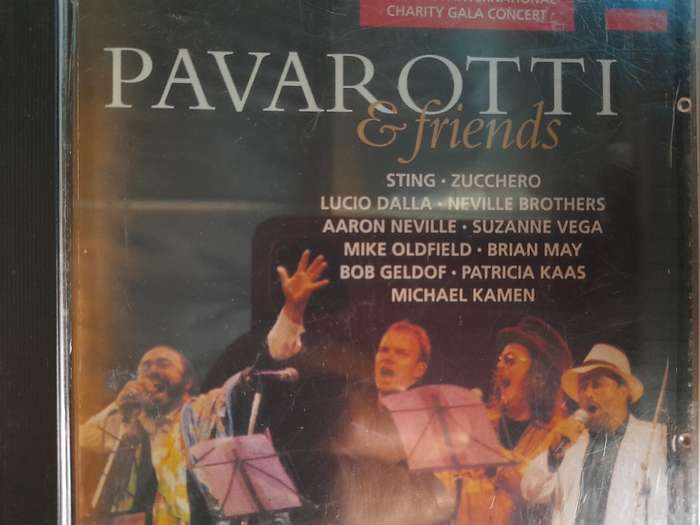 Pavarotti & Friends