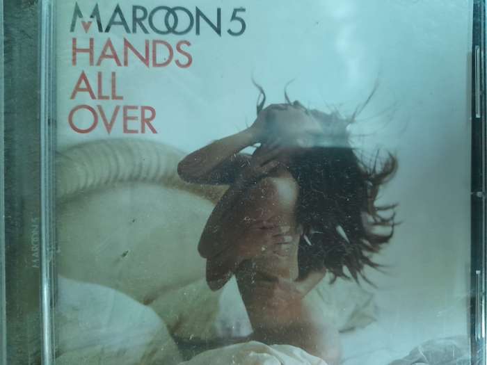 Maroon 5 - Hands All Over