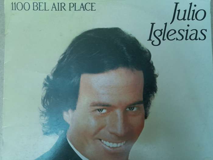 Vinyl: Julio Iglesias - 1100 Bel Air Place