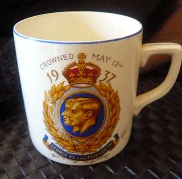 1937 Coronation Cup. Made Norville England 10cm. Hairline crack