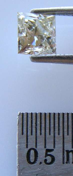 0.71 PRINCESS CUT DIAMOND - NO TREATMENT - CLEAN!!