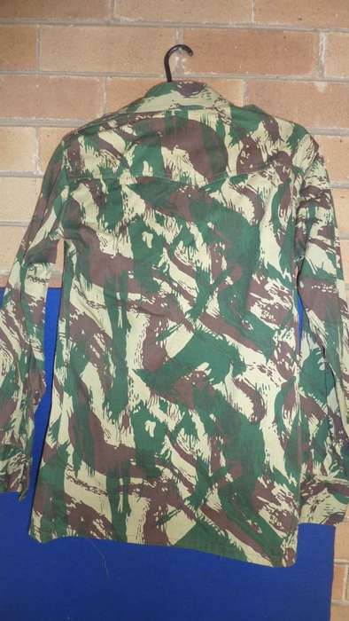 7) A PORTUGEUSE/ CUBAN- CAMO (LIZARD PATTERN)-LOG SLEEVE SHIRT-PRE 1994-AS NEW-LOW START!