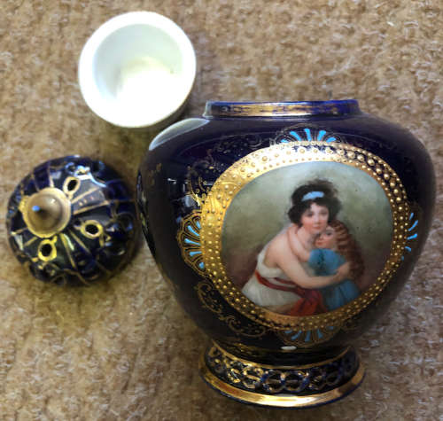 VICTORIAN COBALT BLUE AND GILDED POT POURRI POT