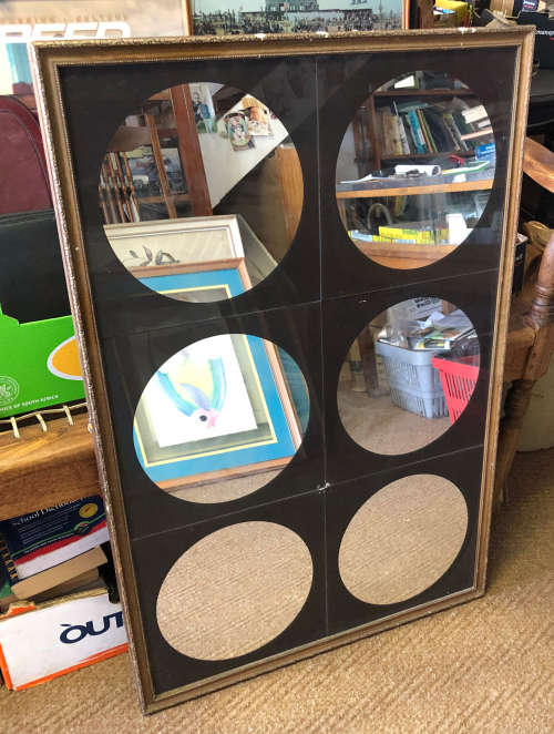 MIRROR FRAMED 6 CIRCLES