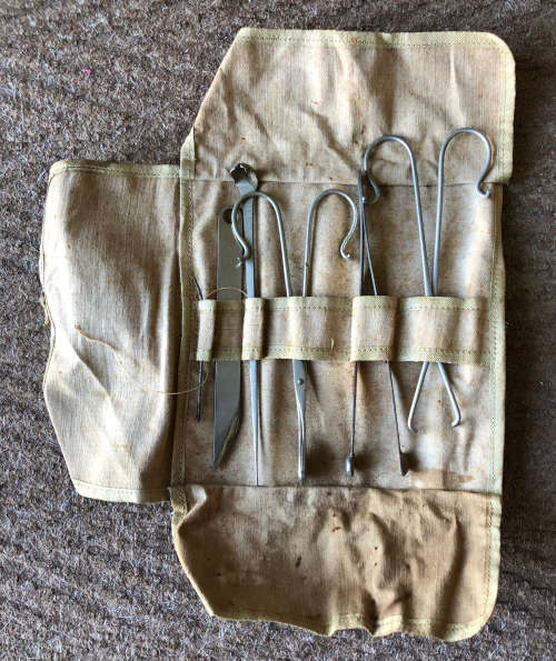MILITARY MEDICAL INSTRUMENT SET