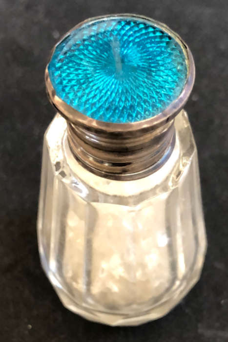 SILVER SMELLING SALTS CRYSTAL BOTTLE HALLMARKED LONDON 1903