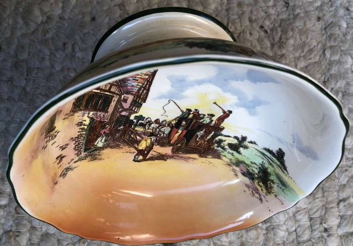 ROYAL DOULTON OLD ENGLISH COACHING SCENES D6393 FRUIT BOWL