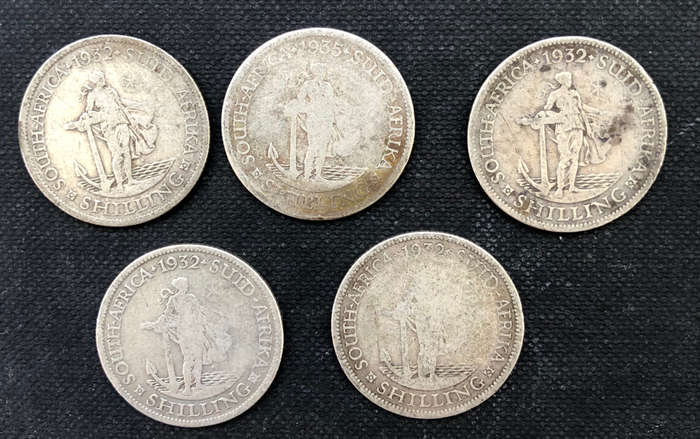 SILVER COIN COLLECTION OF FIVE UNION OF SOUTH AFRICA GEORGE V SHILLINGS FOUR 1932 AND ONE 1935