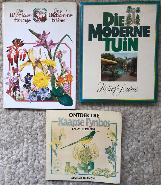 ONS VELDBLOMME ERFENIS, DIE MODERNE TUIN DEUR H FOURIE EN ONTDEK DIE KAAPSE FYNBOS DEUR M BRANCH