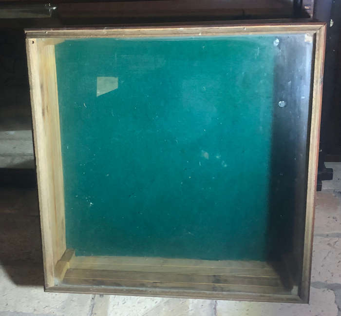 DISPLAY CABINET