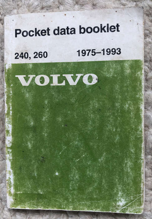 VOLVO POCKET DATA BOOKLET 240,260 1975-1993