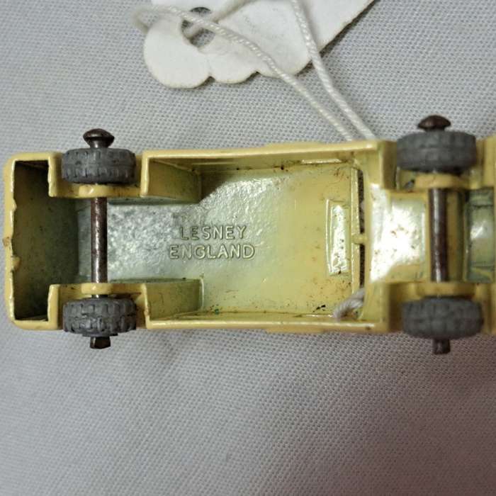 Matchbox Lesney - Daimler Ambulance - No 14