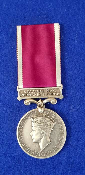 SOUTH AFRICA PERMANENT FORCE LONG SERVICE AND GOOD CONDUCT MEDAL