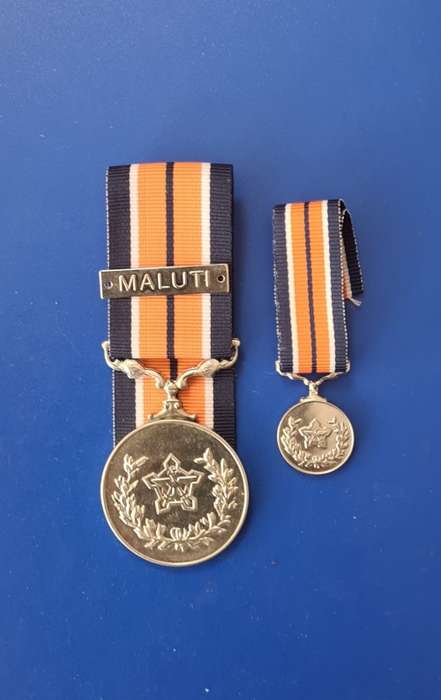 SADF - GENERAL SERVICE MEDAL + MALUTI BAR - FULL SIZE + MINIATURE