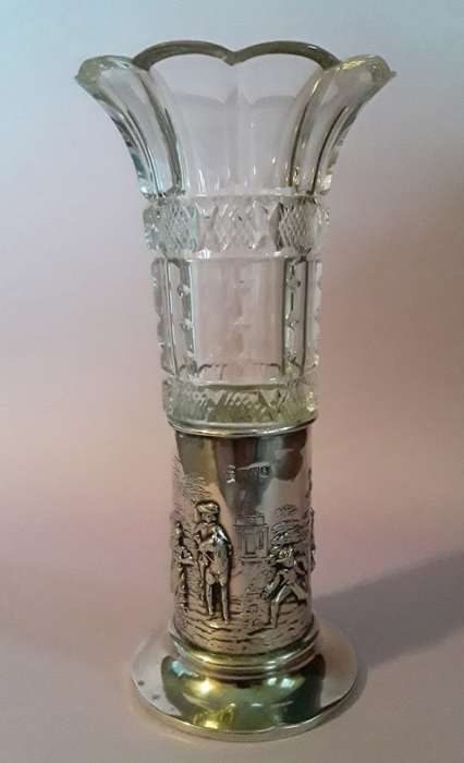 Solid silver Arts and Crafts vase by Nathan and Hayes. Chester, 1904.