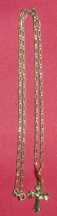 9ct Yellow Gold Necklace and Pendant