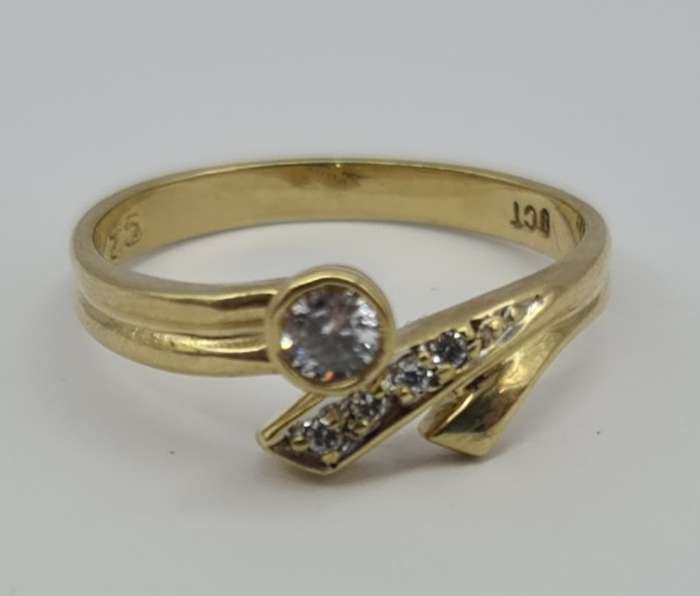 9ct YELLOW GOLD RING