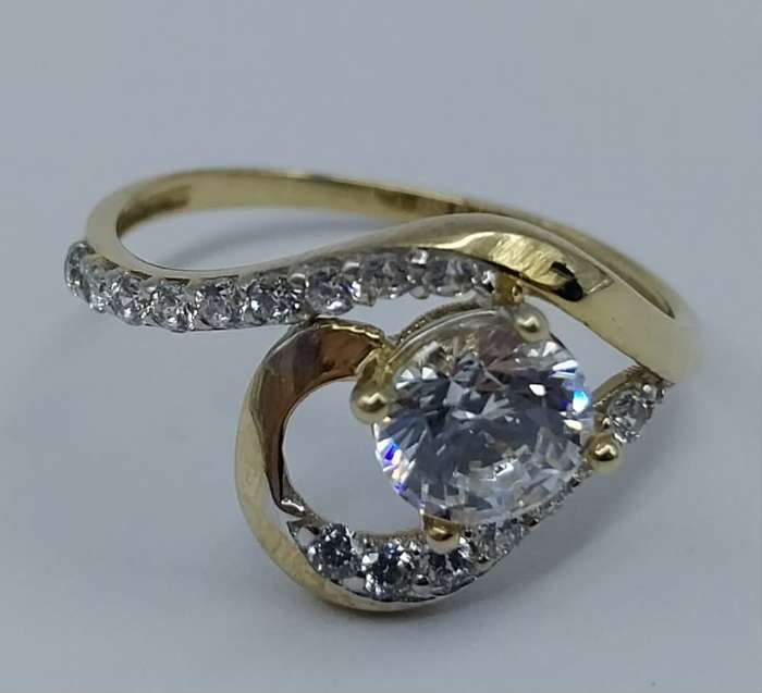 9ct YELLOW GOLD RING