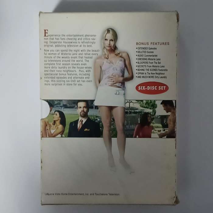 Desperate Housewives (The Complete 1st Season) DVD 6 Disc Set