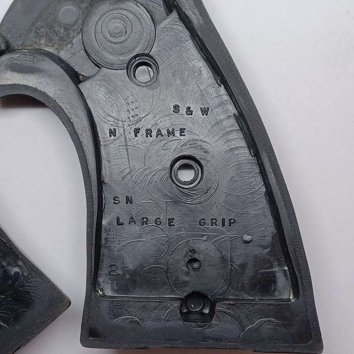 Pachmayr Presentation Pistol Grips Smith & Wesson N Frame Large 1 With Screw