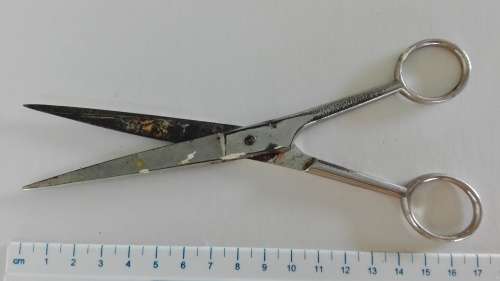 hairdressing scissors, as per photo