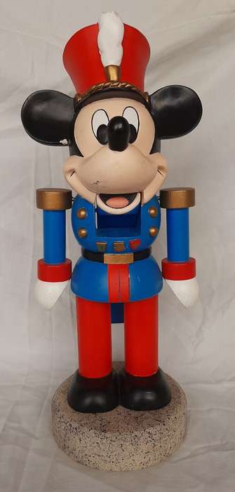 MICKEY MOUSE NUTCRACKER