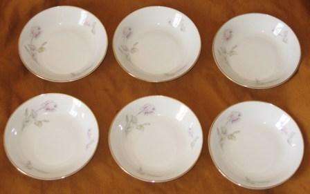 six Hutchenreuther porcelain desert bowls with rose pattern