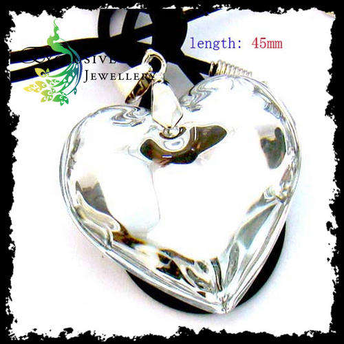EXCLUSIVE JEWELLERY - Crystal Heart Pendant & Black Necklace