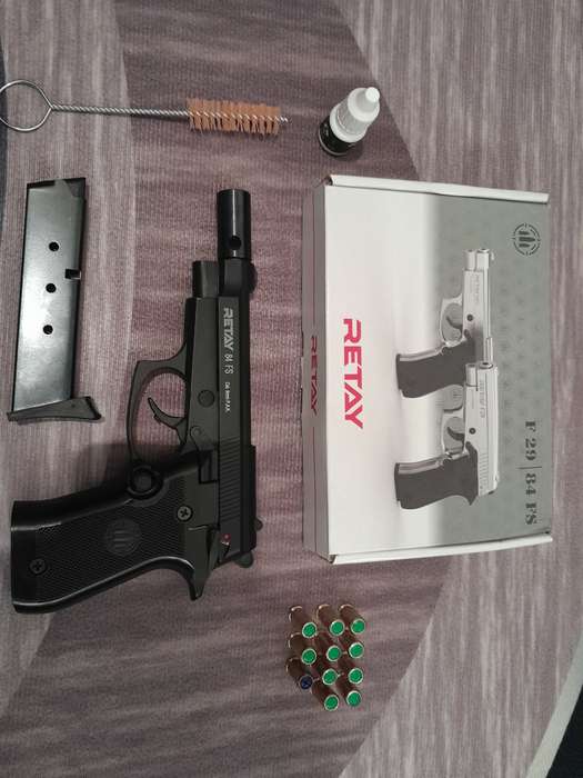 Combo Deal RETRAY 84 FS BLANK PEPPER PISTOL WITH BLANK BULLETS AND TEAR GAS