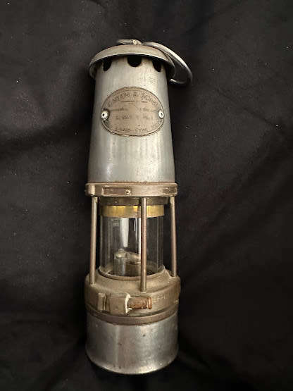 Wolf safety mining lamp