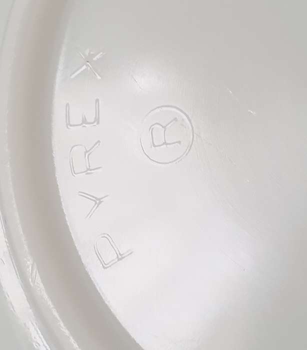 MILK GLASS | PYREX | MADE IN THE USA | MIXING BOWL