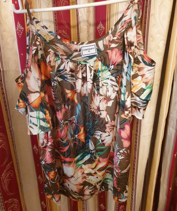 SUMMER TOP
