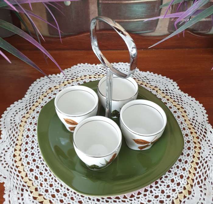 MIDWINTER | EGG CUPS AND TRAY | VINTAGE | DECOR |