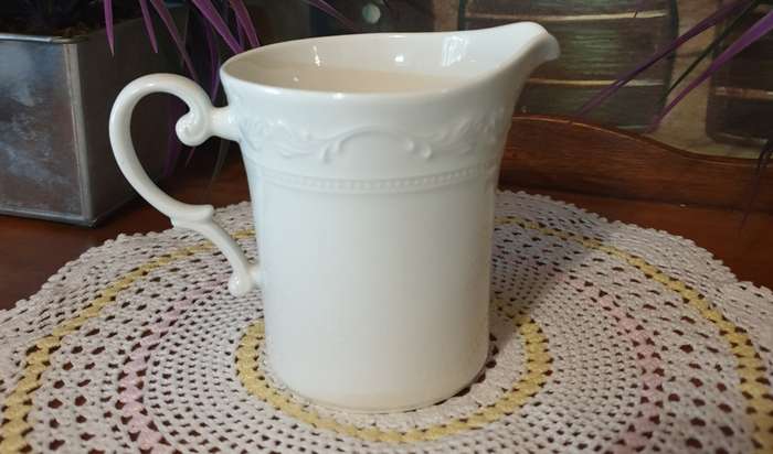 Milk Pourer