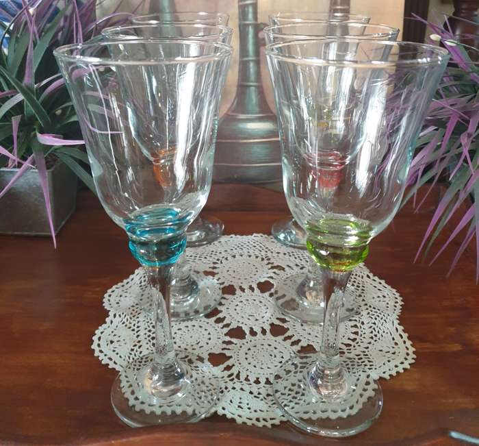 6 WINE GLASSES | GREAT CONDITION | LIKE NEW | 02