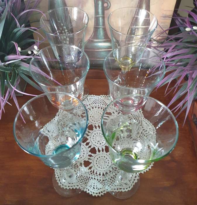 6 WINE GLASSES | GREAT CONDITION | LIKE NEW | 02