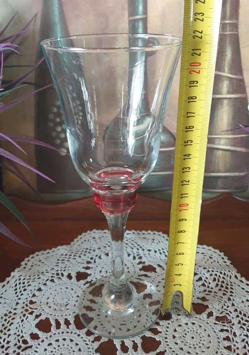 6 WINE GLASSES | GREAT CONDITION | LIKE NEW | 02