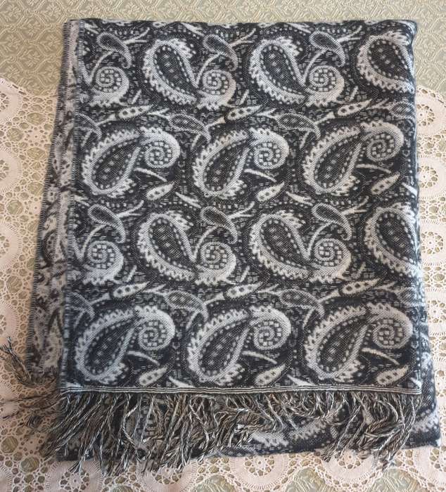 SCARF | ITALIAN | PURCHASED IN THE USA | Aurora Paci Shawl/Scarf-Italia |