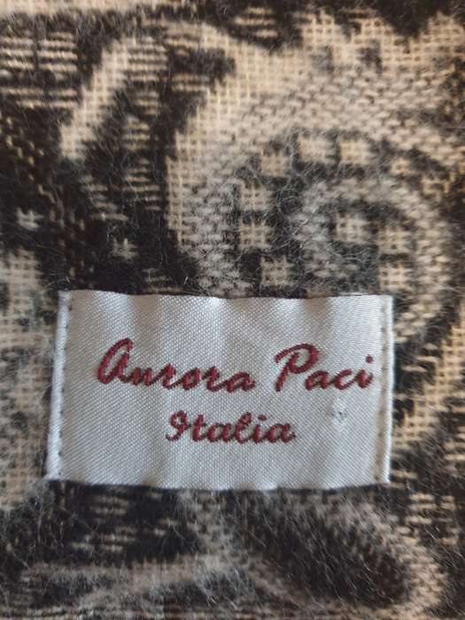 SCARF | ITALIAN | PURCHASED IN THE USA | Aurora Paci Shawl/Scarf-Italia |