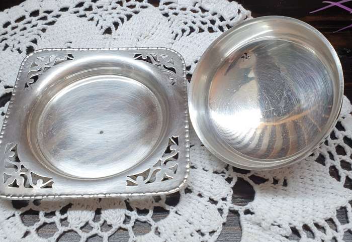 SILVER PLATED BUTTER DISH WITH LID
