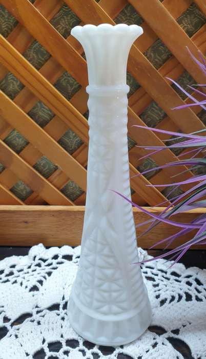 SMALL MILK GLASS VASE FOR YOUR COLLECTION