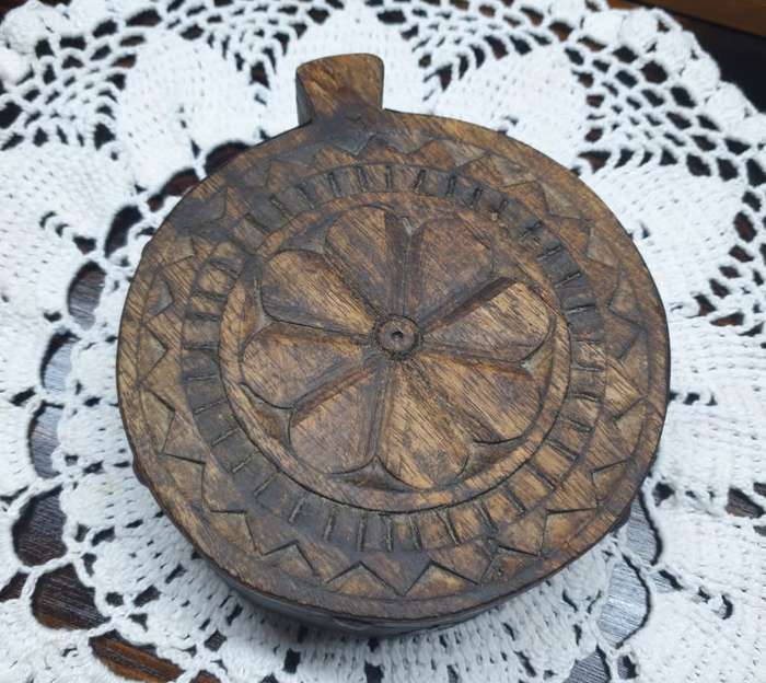 WOODEN TRINKET BOX FOR YOUR COLLECTION | DECOR |